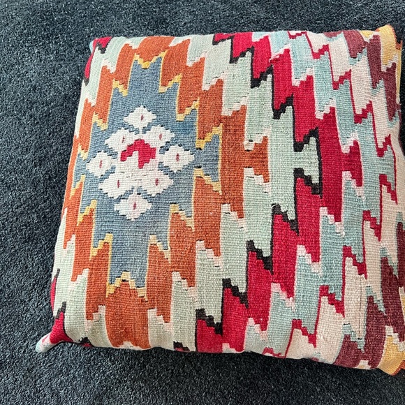 Other - Vintage Rug Pillow Cover w/ Insert